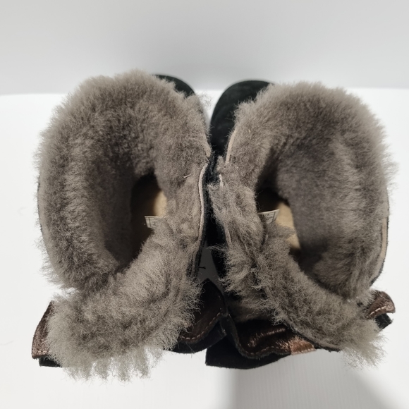 UGG "Stargirl Mini" Black and Gold Slipper Boots Size 36 = AU5 - Picture 9 of 12